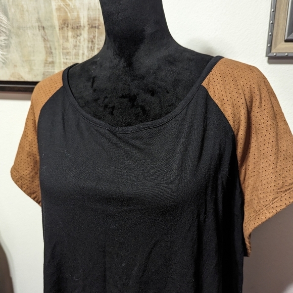 LAUREN RALPH LAUREN FAUX LEATHER SLEEVE BLACK TOP - Picture 4 of 6